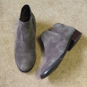 EUC Vaneli grey suede ankle booties "Ravit"